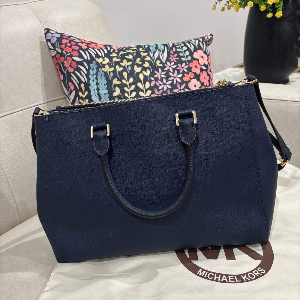 Euc Authentic Michael Kors Sutton Medium Saffiano… - image 3